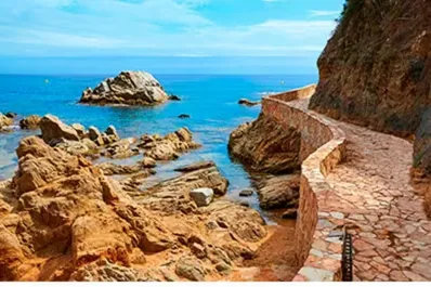 Senderos en España para hacer solo: naturaleza, calma y aventura