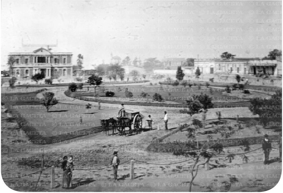 Recuerdos fotográficos: la plaza La Madrid, en la ex Terminal