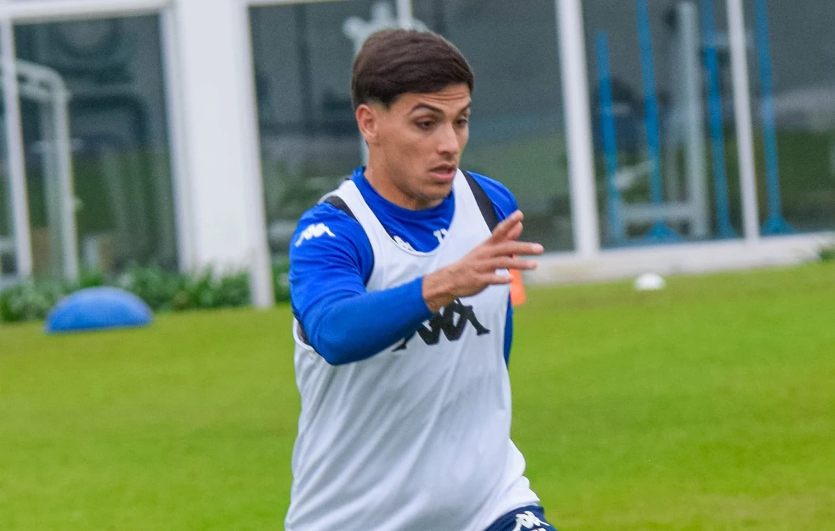 Coronel compartiría el ataque con Loco Díaz.