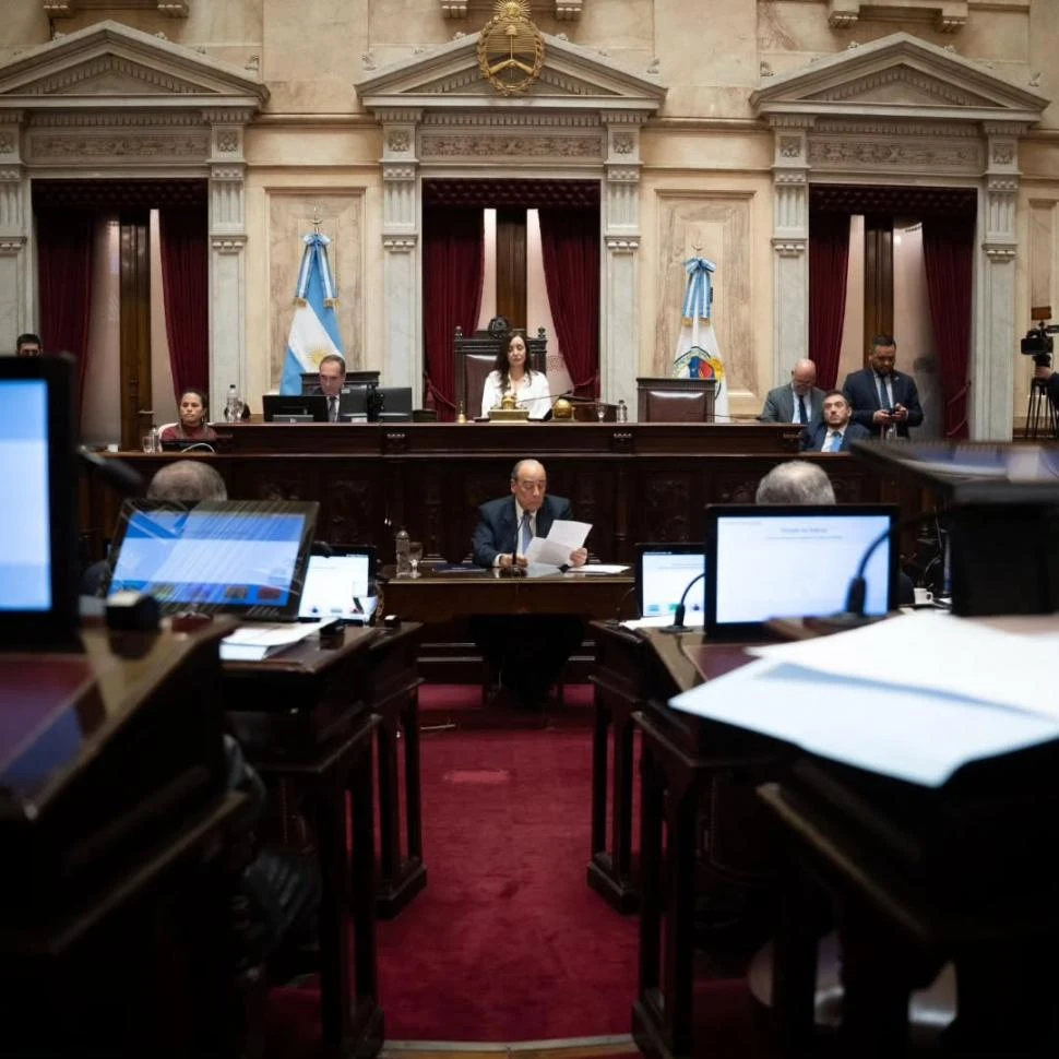 GUILLERMO FRANCOS. El jefe de Gabinete hace dos semanas en el Senado. “Nunca creo que esté todo roto”, dice.