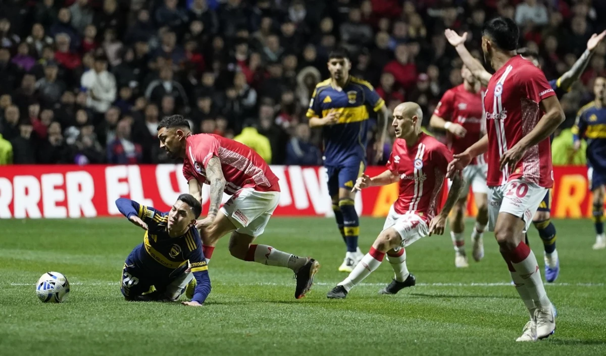 Boca mostró viejos errores y tuvo un debut en el Clausura que dejó más preguntas que respuestas