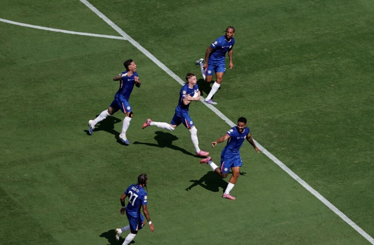CELEBRACIÓN. Palmer festeja uno de los tantos de la goleada de Chelsea sobre PSG.