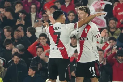 River arrancó con potencia y promesas: derrotó 2-1 a Platense en el Monumental