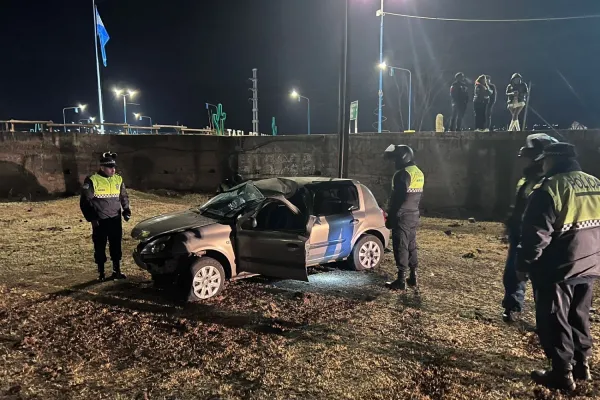 Tres jóvenes resultaron heridos tras un vuelco en el acceso a Tafí del Valle