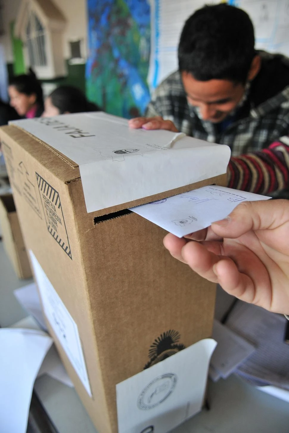 EN LAS URNAS. Expertos analizan si las estrategias en redes sociales influyen en el voto.  la gaceta / archivo