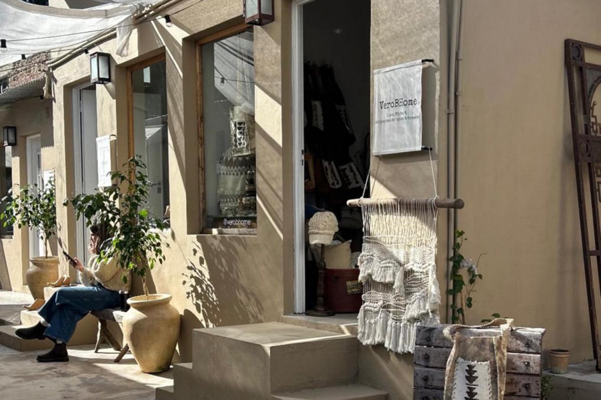 “Pasado pero no pisado”: El universo vintage de Sole Benvenuto