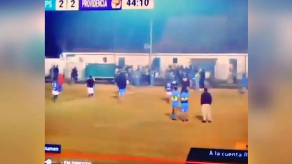 Terror en un partido amateur en Chile: un jugador con tobillera electrónica apuñaló a un entrenador