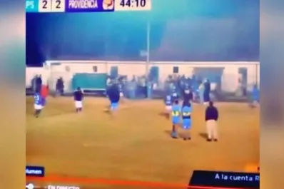 Terror en un partido amateur en Chile: un jugador con tobillera electrónica apuñaló a un entrenador