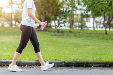 Cuántos minutos hay que caminar por día para reducir el riesgo de muerte y fortalecer el corazón