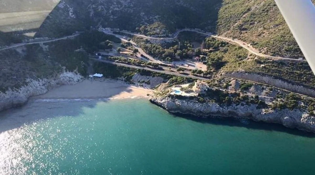 CALA MORISCA. La IA la eligió como la playa más bonita de Barcelona.
