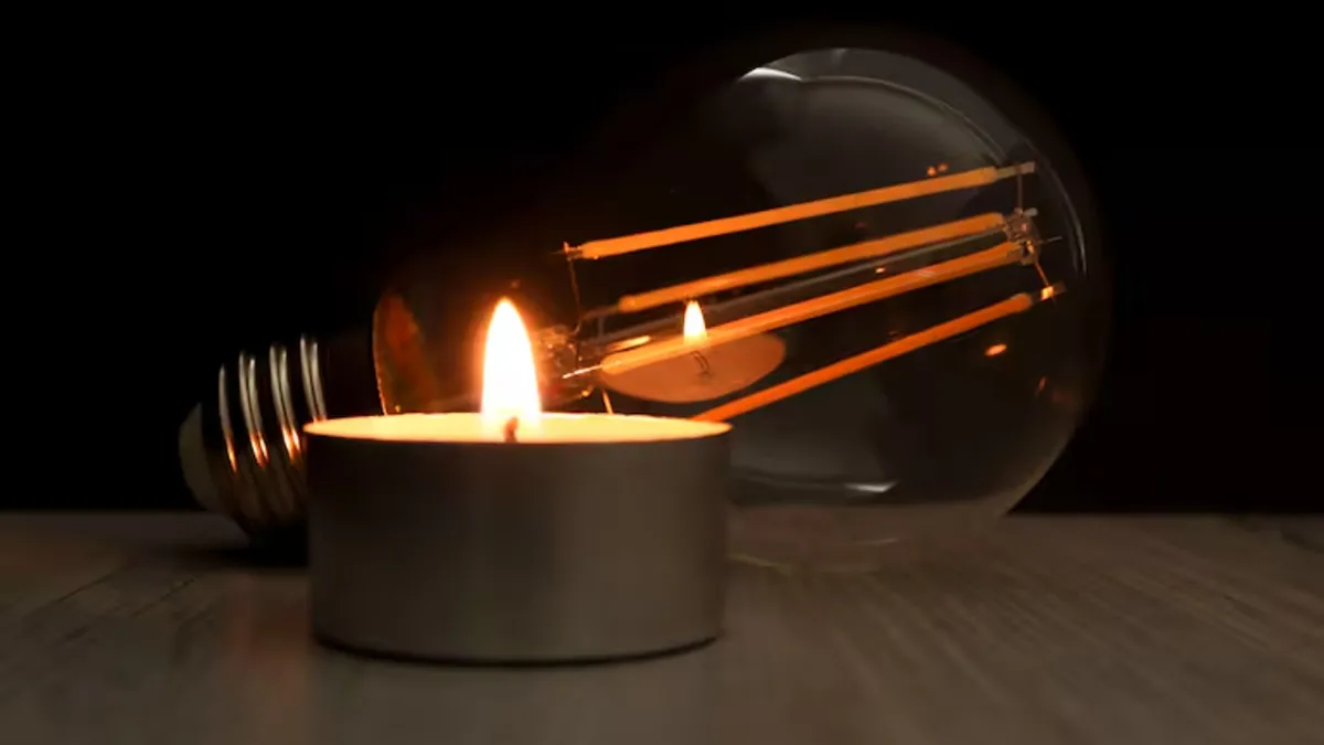 Enel anuncia cortes de luz en 10 comunas de Santiago: revisa los sectores afectados este martes