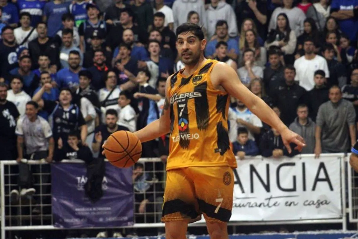 IMPONENTE. El experimentado Solórzano fue el goleador del partido. PRENSA TALLERES DE TAFÍ VIEJO