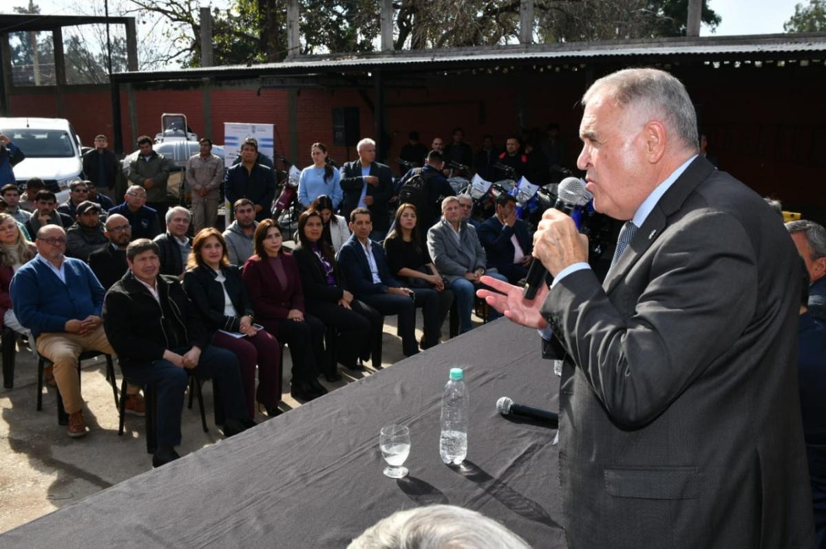 Jaldo entregó equipamiento a Recursos Hídricos para reforzar el monitoreo de ríos y diques