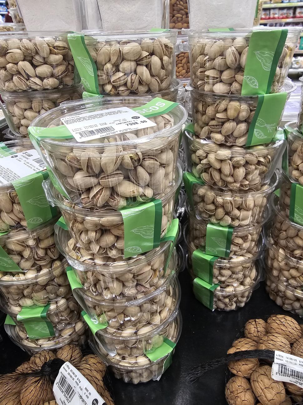 Fiebre por el pistacho: el fruto seco que conquista pastelerías, dietéticas y chocolaterías