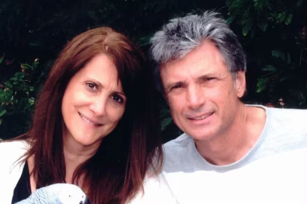 Horror en Los Ángeles: asesinan a una supervisora musical de American Idol y a su esposo en su casa