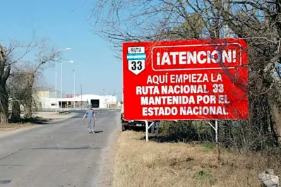 Carteles contra Milei: Santa Fe desafía a la Nación por el estado de las rutas nacionales