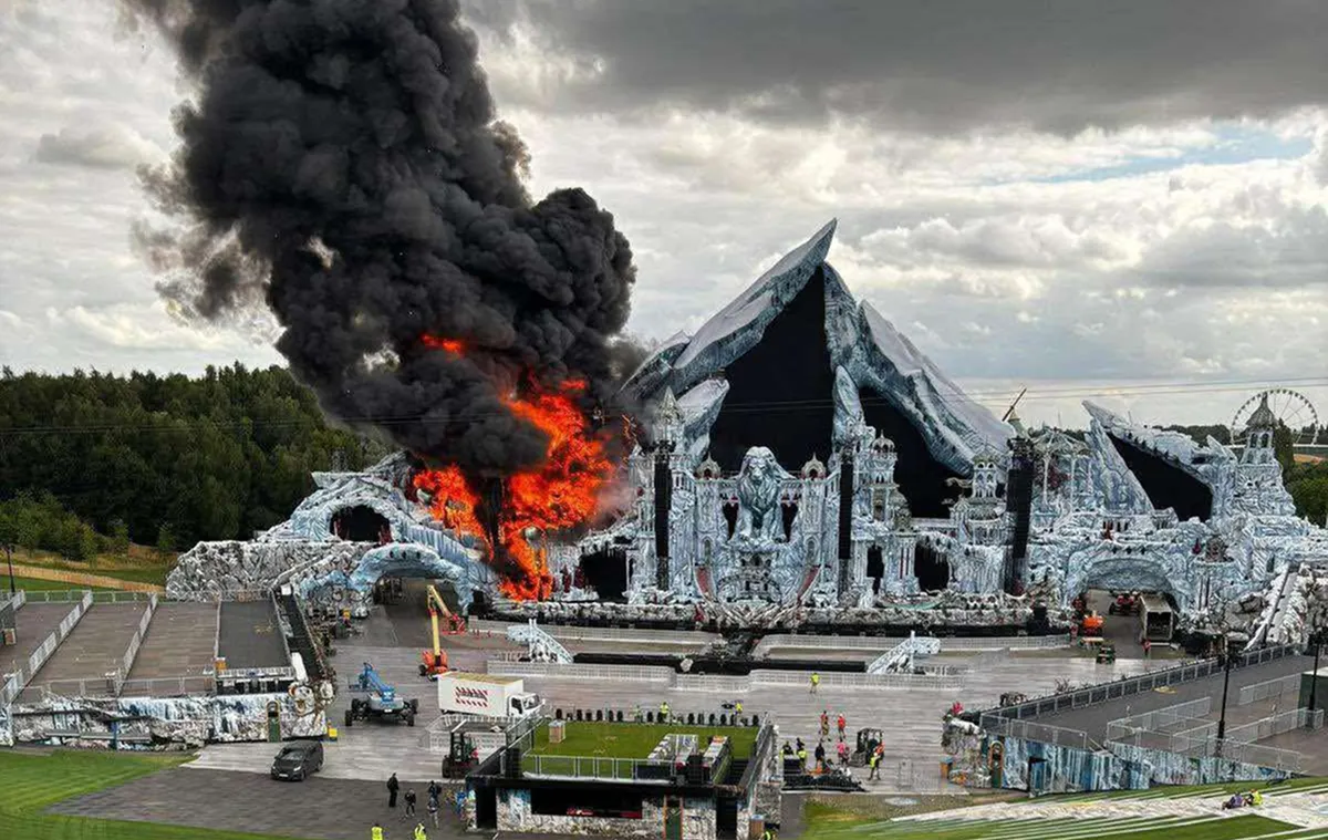 Investigación abierta: se cree que el incendio en Tomorrowland fue intencional