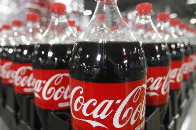 Donald Trump anunció que Coca-Cola usará azúcar de caña en Estados Unidos