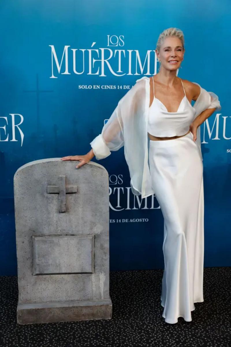 El look de Belén Rueda que conquista a todas las edades: por qué su conjunto con ‘minitop’ es ideal para mujeres de más de 60