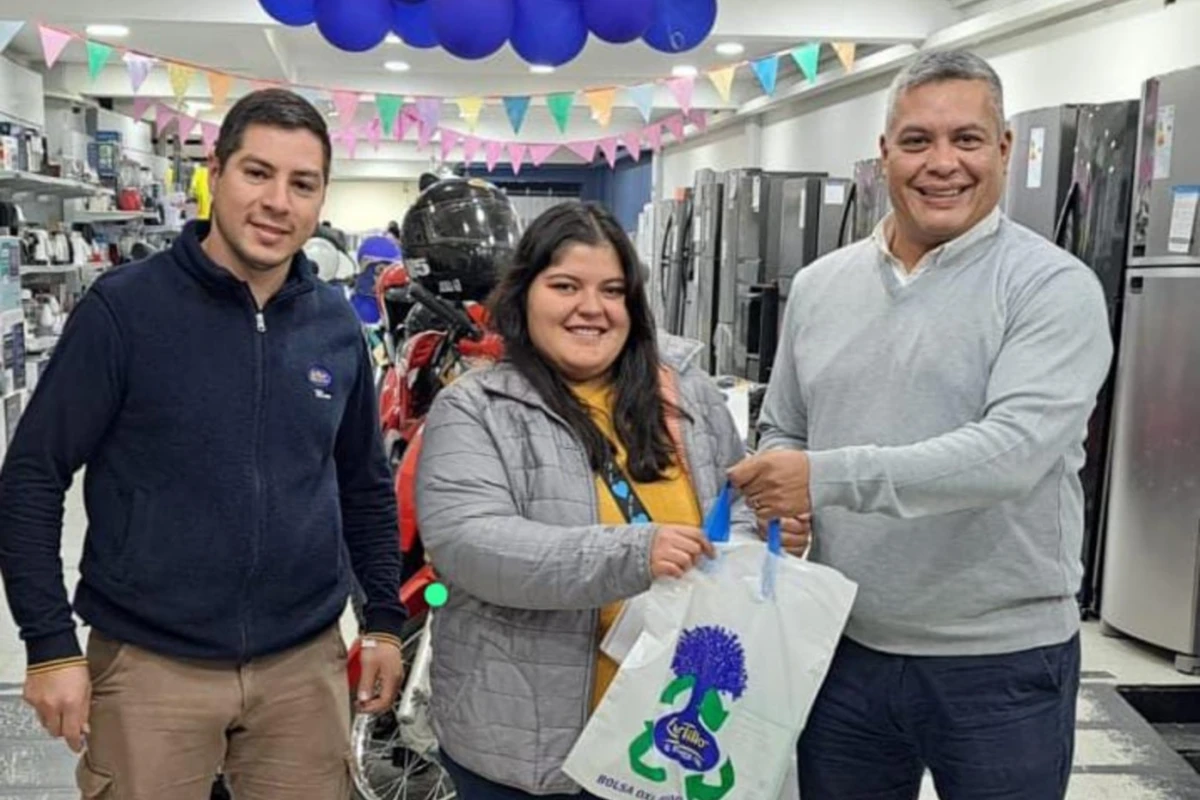 Fátima ganó una orden de compra de $160.000 en Castillo con Números de la Suerte