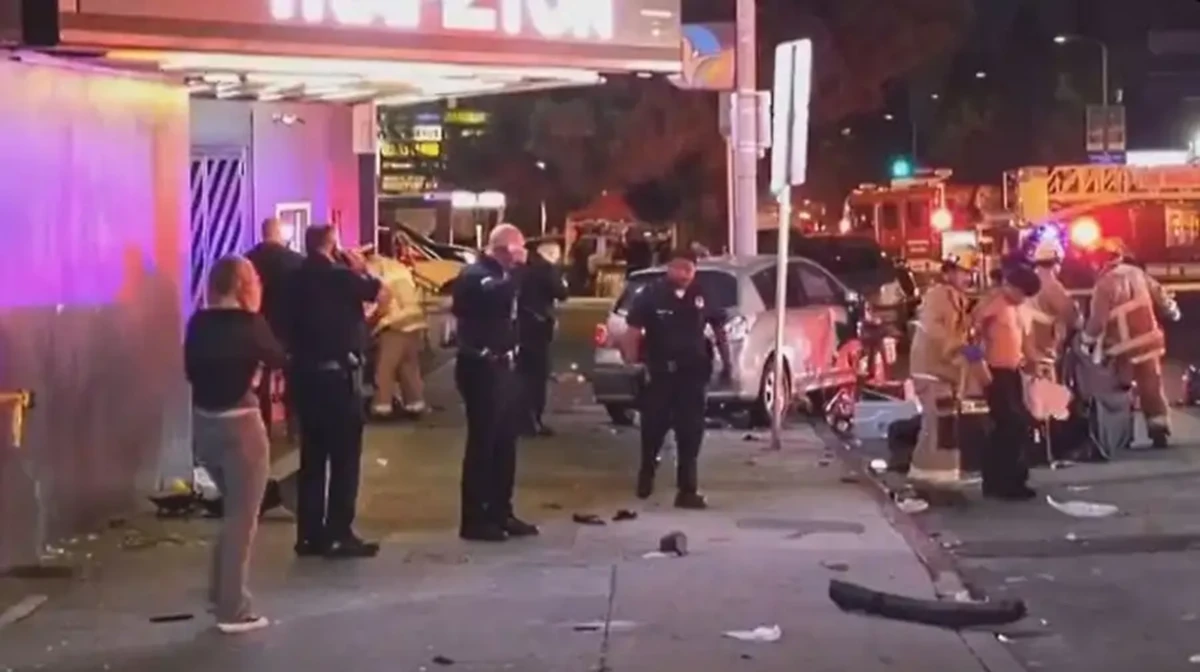 Los Ángeles: un auto arrolló a decenas de personas en East Hollywood: hay 30 heridos, varios de ellos en estado crítico