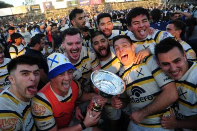 Del esfuerzo al éxtasis: Lawn Tennis se consagró de manera agónica