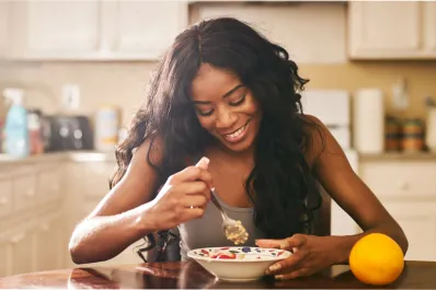 Nunca deberías comer este popular alimento con el estómago vacío