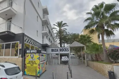 Ibiza Rocks cancela todos sus conciertos tras la trágica muerte de dos turistas británicos en caídas desde balcones