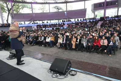 Jaldo anunció la promulgación de la ley que da marco legal a los centros de estudiantes en Tucumán