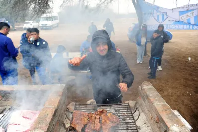 Federico Paz, el pintor encargado del asado en la previa de Atlético Tucumán en el Picódromo