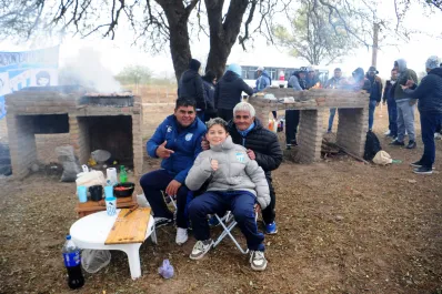 Un regalo inolvidable: sus sobrinos le obsequiaron las entradas para ver Atlético Tucumán vs. Boca