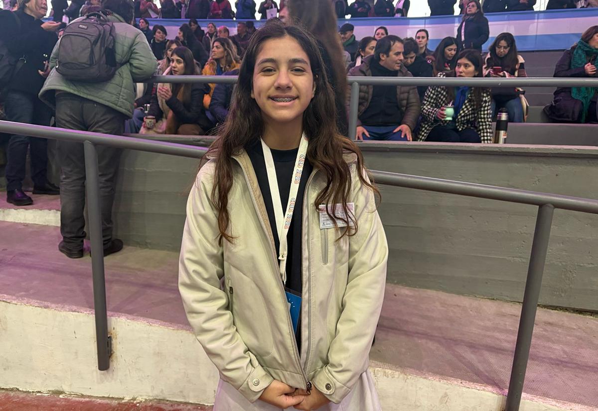 EN EDUCACIÓN. A sus 16 años, Esmeralda Martínez, del Liceo Vocacional Sarmiento, se expresó con firmeza en defensa de la educación pública. / LA GACETA, VICTORIA REINOSO