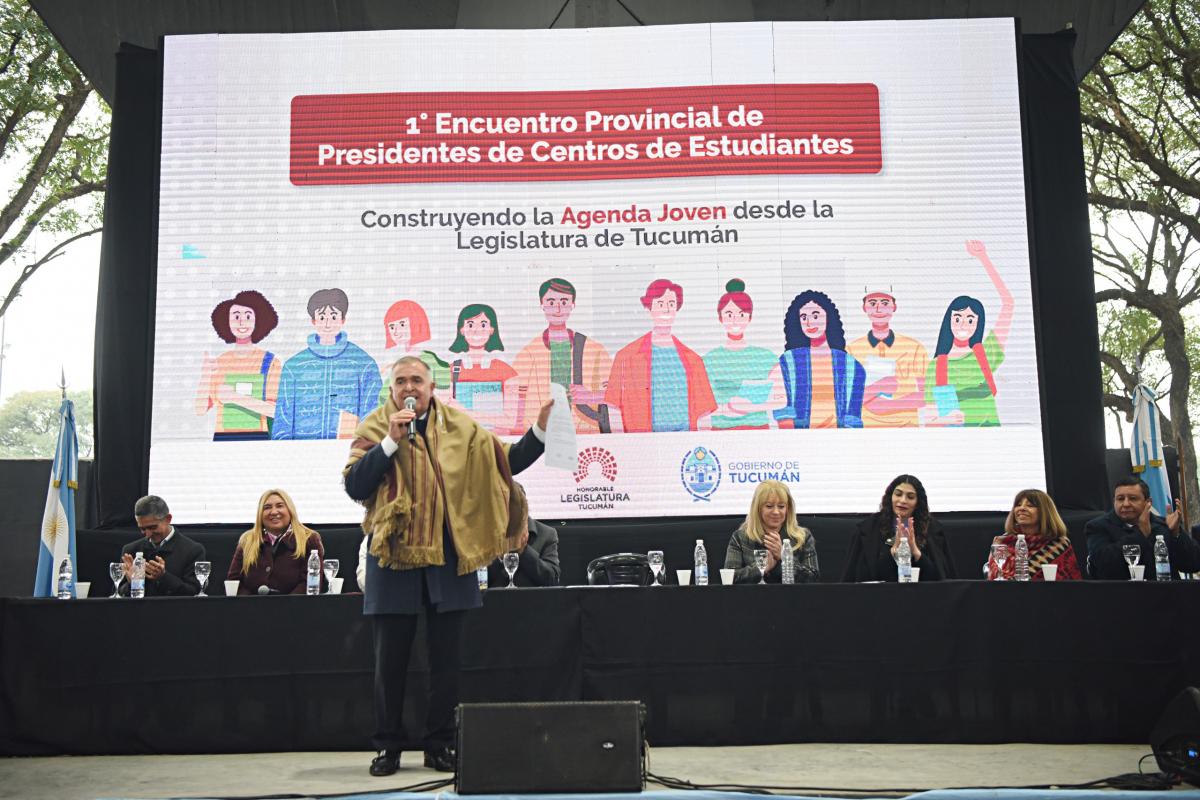 “Queremos ser escuchados”: más de 500 estudiantes tucumanos debatieron sobre su presente