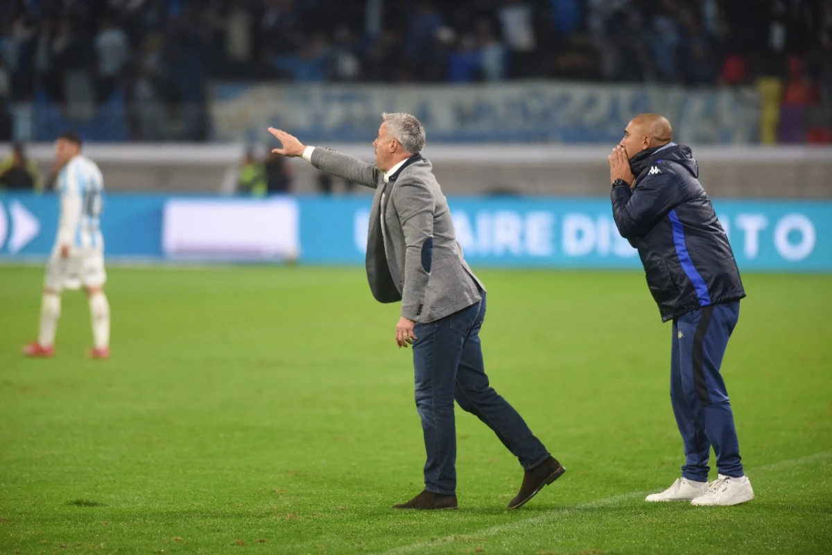 Lucas Pusineri ganó la batalla táctica y emocional ante Miguel Ángel Russo. 