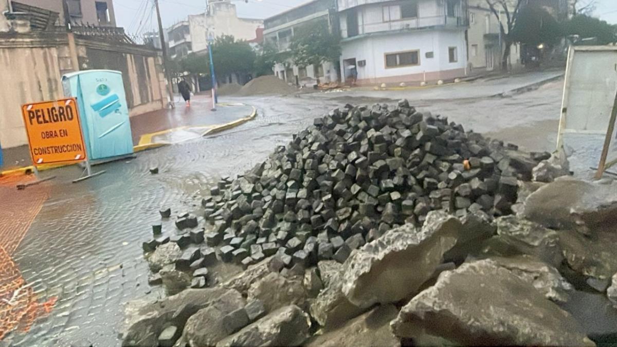 Duele en el alma: los adoquines de Barrio Sur dejarán de ser parte del paisaje urbano