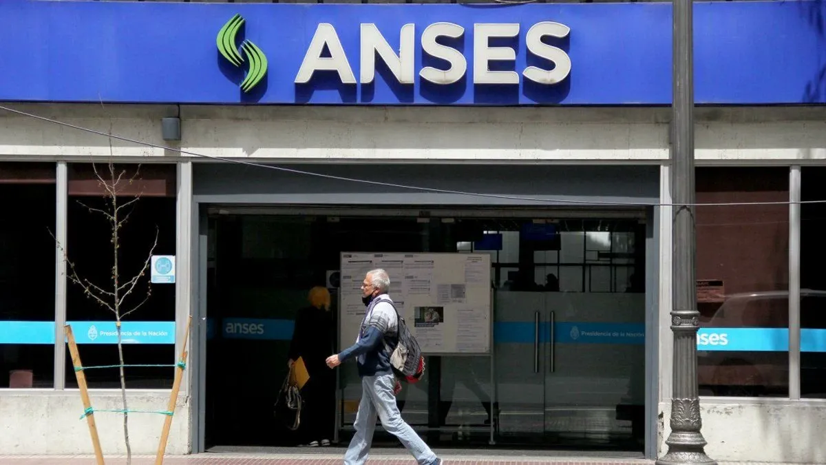 Anses oficializó el aumento para jubilados y pensionados: cuánto cobrarán en agosto