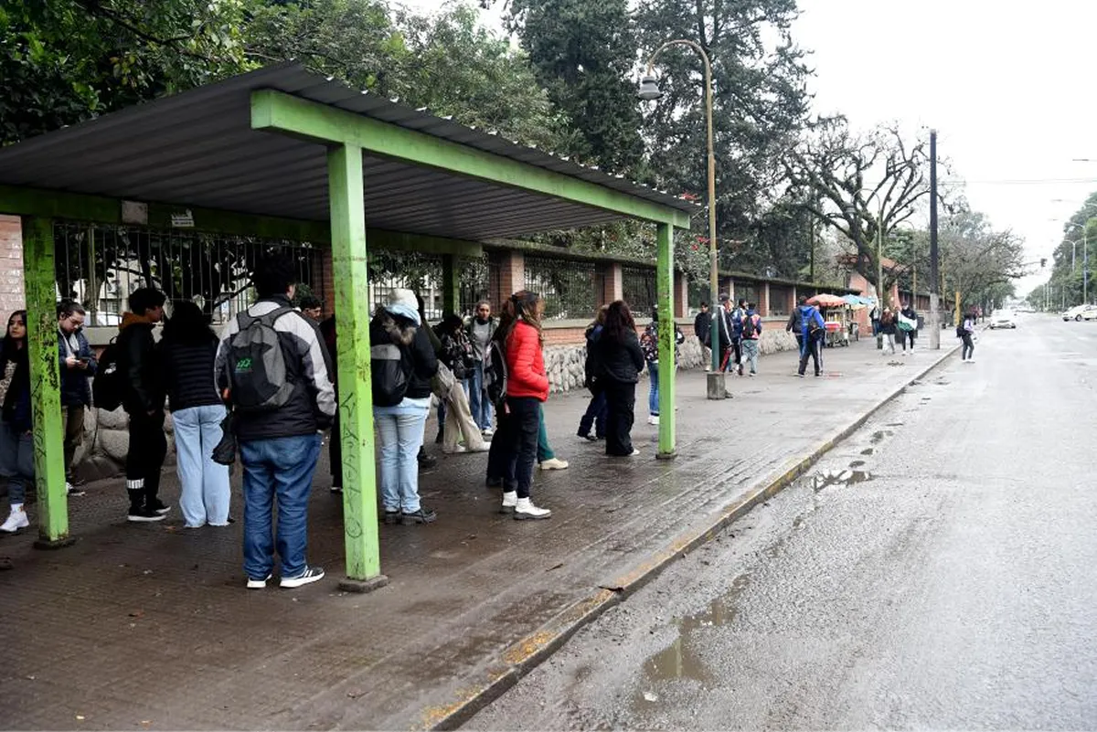 PARA VIAJAR GRATIS. El trámite estará disponible hasta el 31 de julio y el BEGI comenzará a regir en agosto. / ARCHIVO LA GACETA