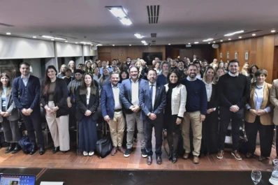Encuentro de representantes de la sociedad civil: “No hay héroes individuales, sino héroes colectivos”