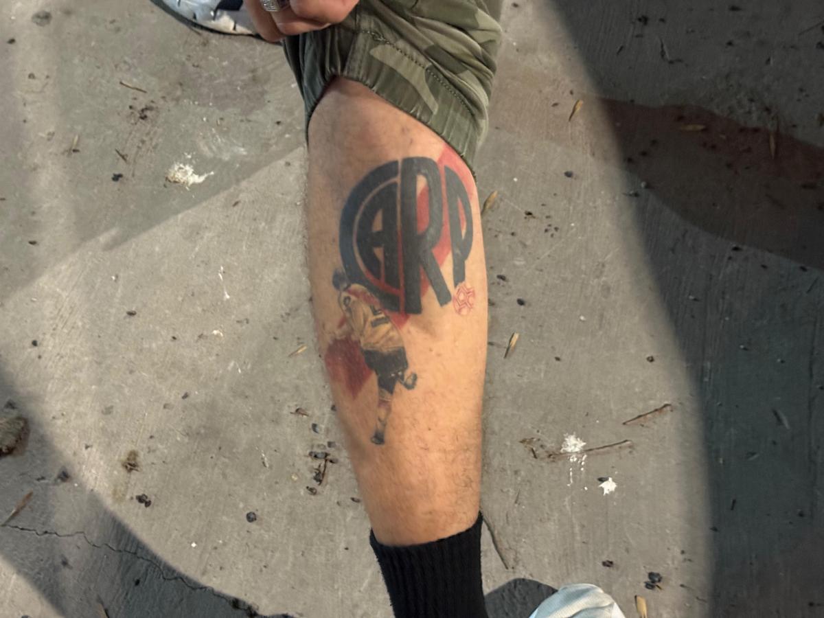 San Martín y River en un mismo auto: dos salteños, un tatuaje de Quintero y la pasión que prende fuego la previa de la Copa Argentina