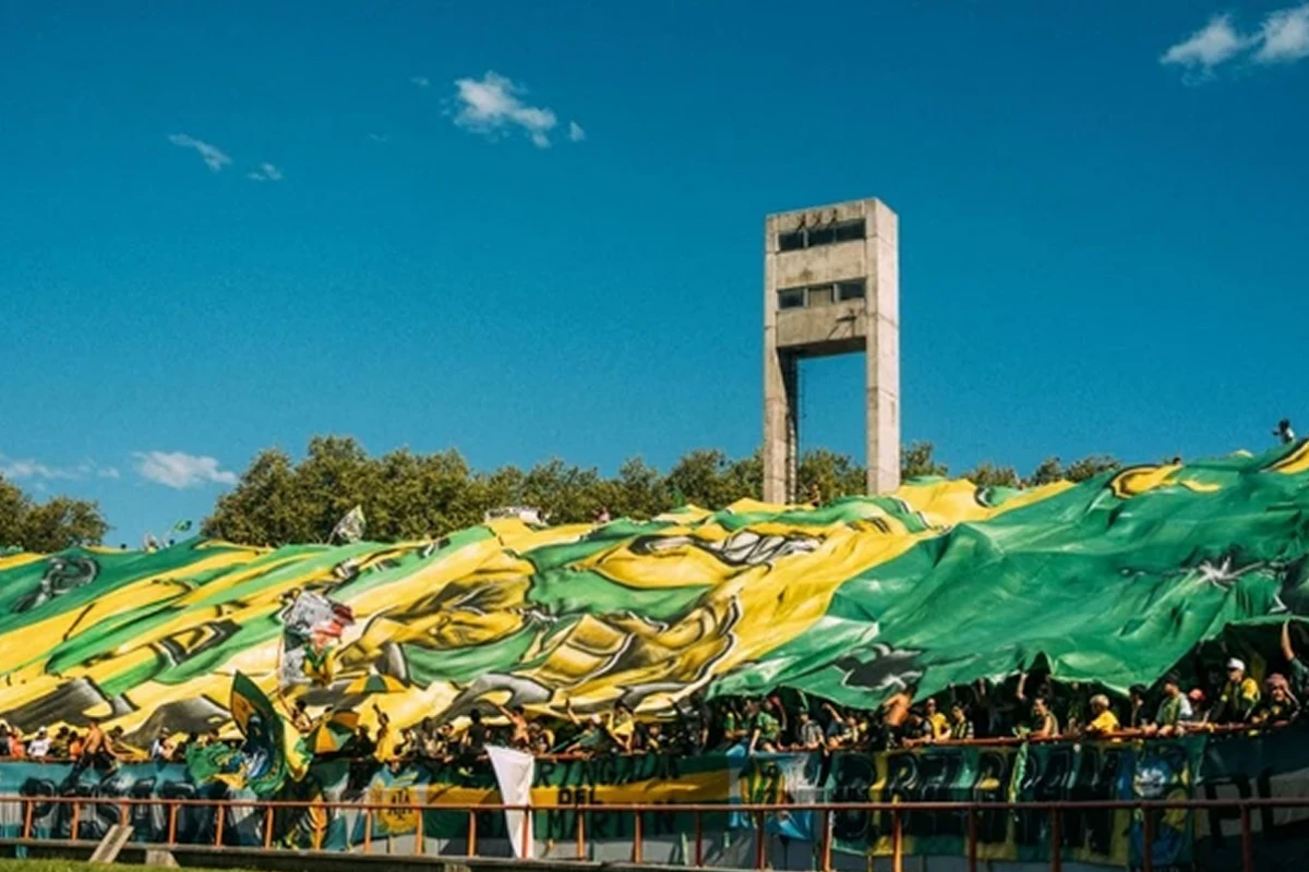 Luis “el Indio” Coman y la pelea interna en la barra de Aldosivi que complican el regreso del público visitante