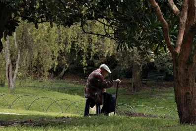 Día de los abuelos: por qué evitar aislar a los adultos mayores es tan importante