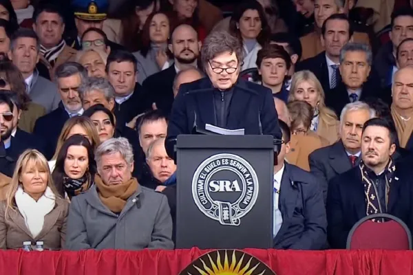 En La Rural, Milei anunció una baja permanente de retenciones para el campo y volvió a apuntar contra la “casta”