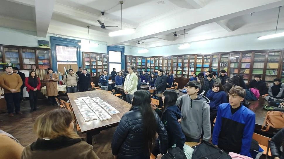 CONOCER TUCUMÁN. Estudiantes de más de 170 escuelas de la provincia participan de un certamen que une identidad, libros y trabajo en equipo. 