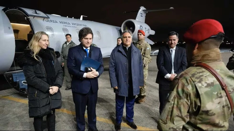 Uso del avión presidencial: solicitan informes por el traslado de Milei a “La Derecha Fest” en Córdoba