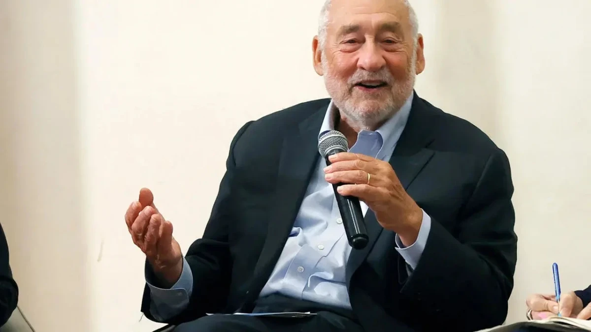 Un premio Nobel de Economía advierte: Argentina está en la puerta de otra crisis