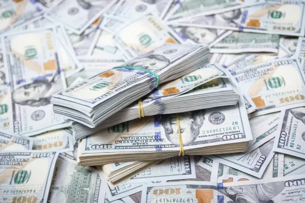 Creció la demanda de dólares minoristas en el segundo mes sin cepo cambiario