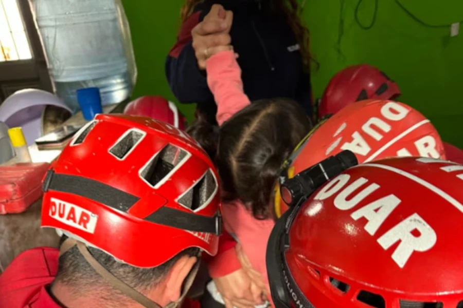 Córdoba: una nena de 2 años quedó atrapada en un secarropas y fue rescatada por los bomberos