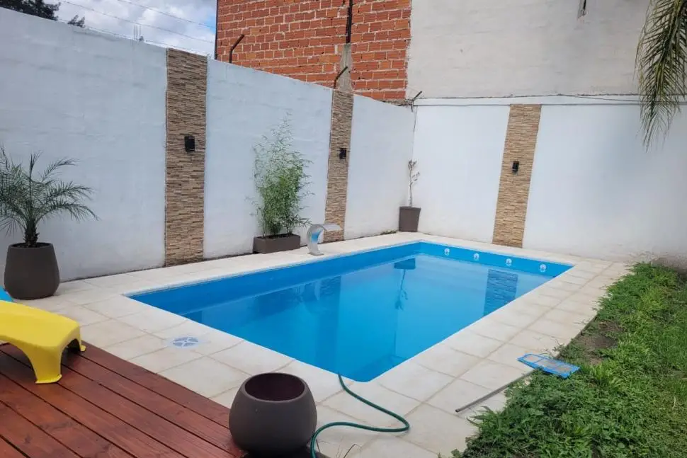 VERANO. Las piletas en casa fomentan el tiempo de calidad en familia y mejoran la salud disminuyendo el estrés.