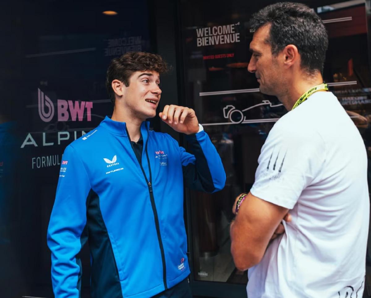 El mensaje de Lionel Scaloni para Franco Colapinto: Es un orgullo para nosotros tener un piloto