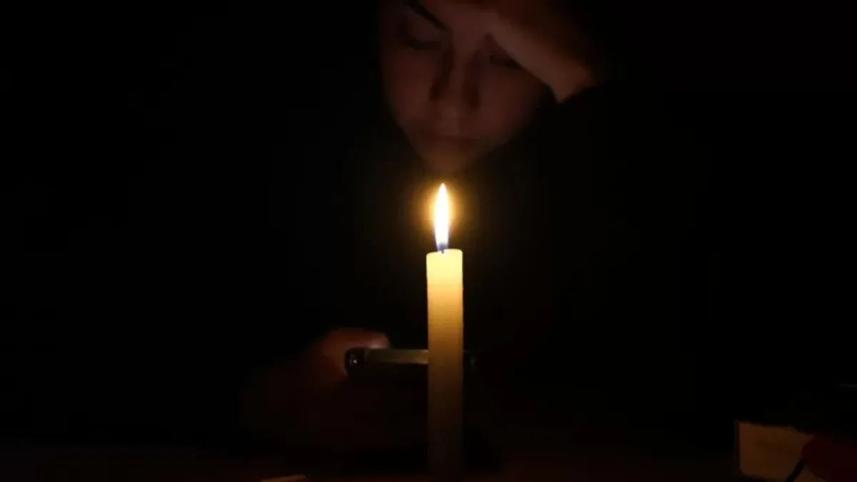 Enel confirma que cuatro comunas de la RM se verán afectadas por cortes de luz. Foto/Rockandpop.